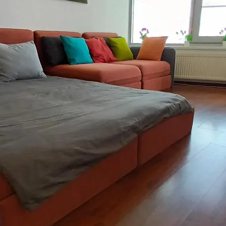 Juls Next To Football And Hockey Stadium * Μπρατισλάβα