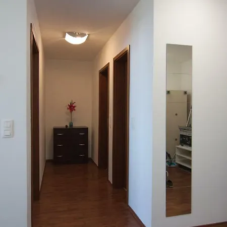 Juls Next To Football And Hockey Stadium Apartman *