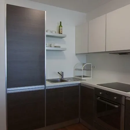 Juls Next To Football And Hockey Stadium Μπρατισλάβα