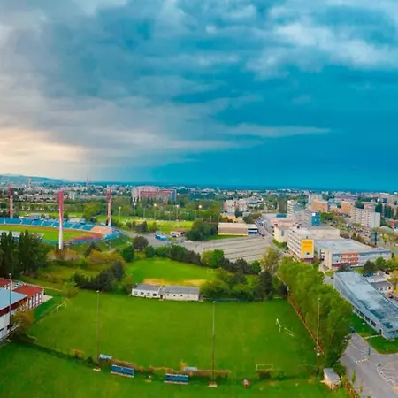 Juls Next To Football And Hockey Stadium Apartmán *