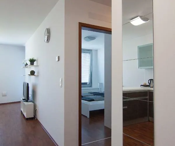 Apartmán Juls Next To Football And Hockey Stadium Bratislava