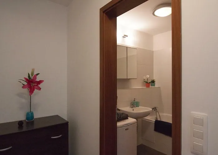 Juls Next To Football And Hockey Stadium Apartmán