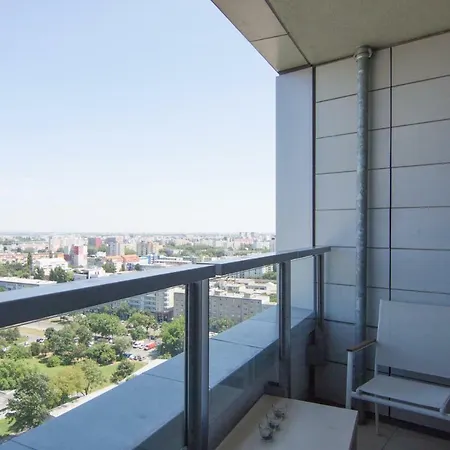 Juls Next To Football And Hockey Stadium Daire Bratislava