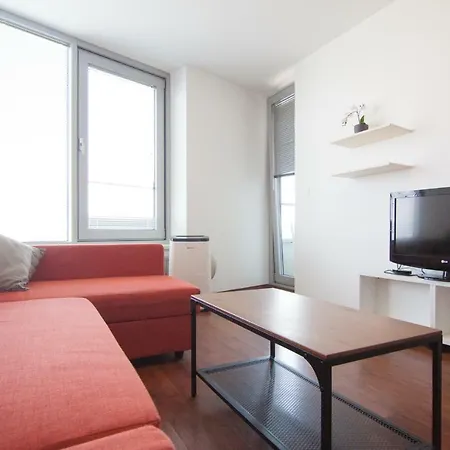 Juls Next To Football And Hockey Stadium Daire Bratislava